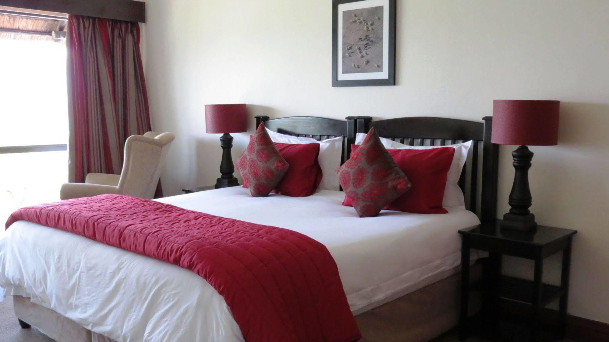 Galagos Lodge Hartbeespoort Bagian luar foto