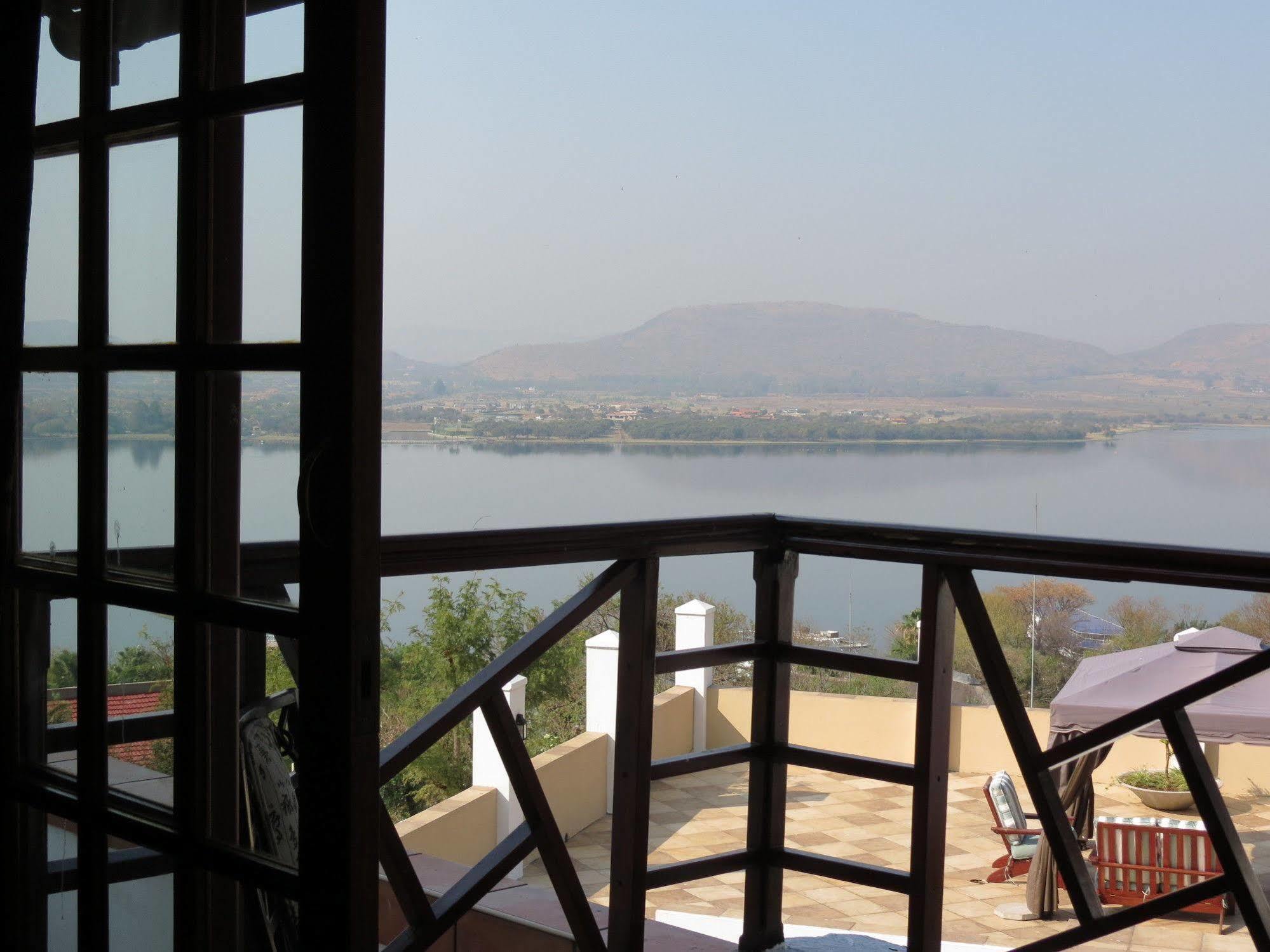 Galagos Lodge Hartbeespoort Bagian luar foto