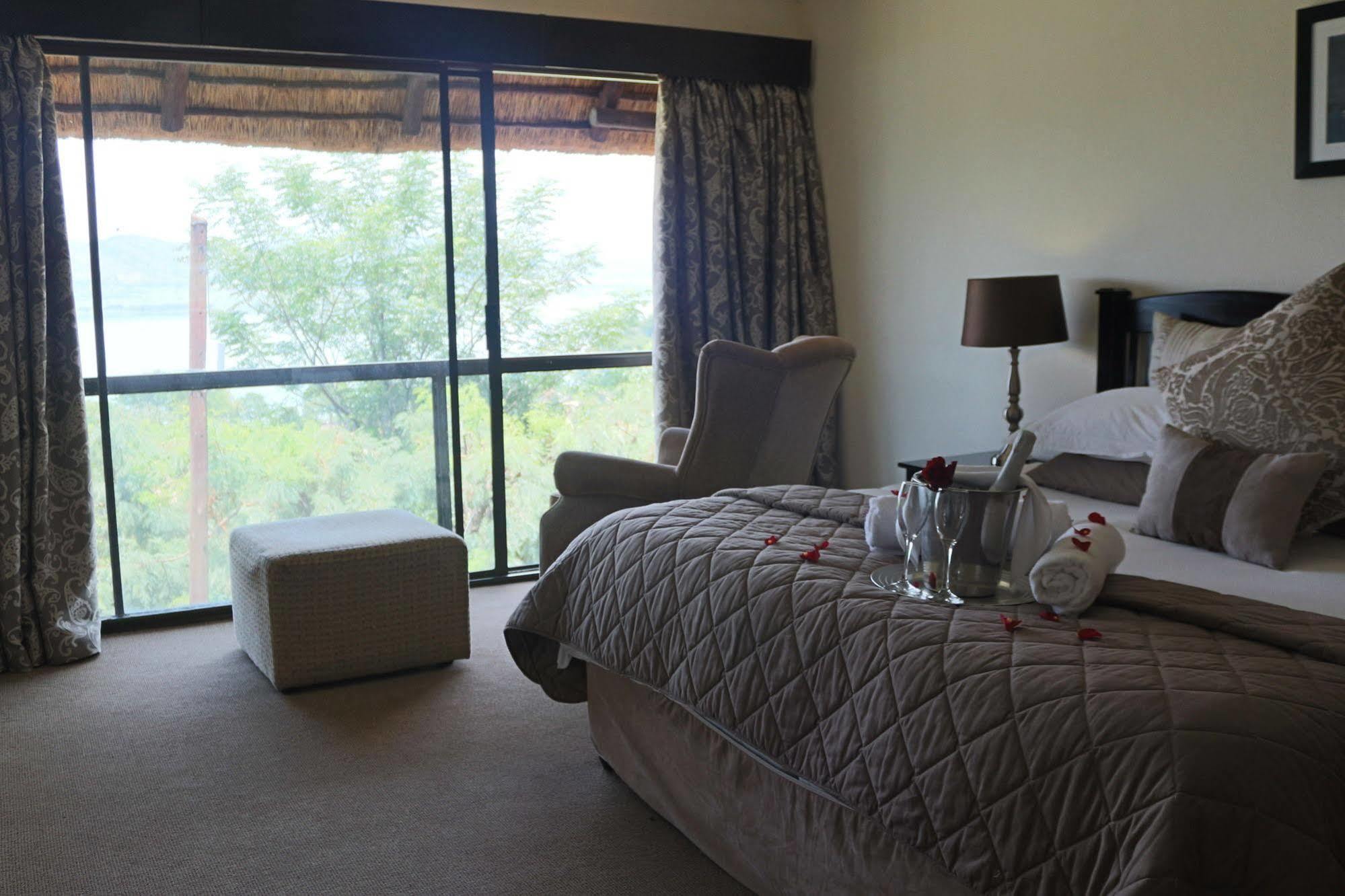 Galagos Lodge Hartbeespoort Bagian luar foto