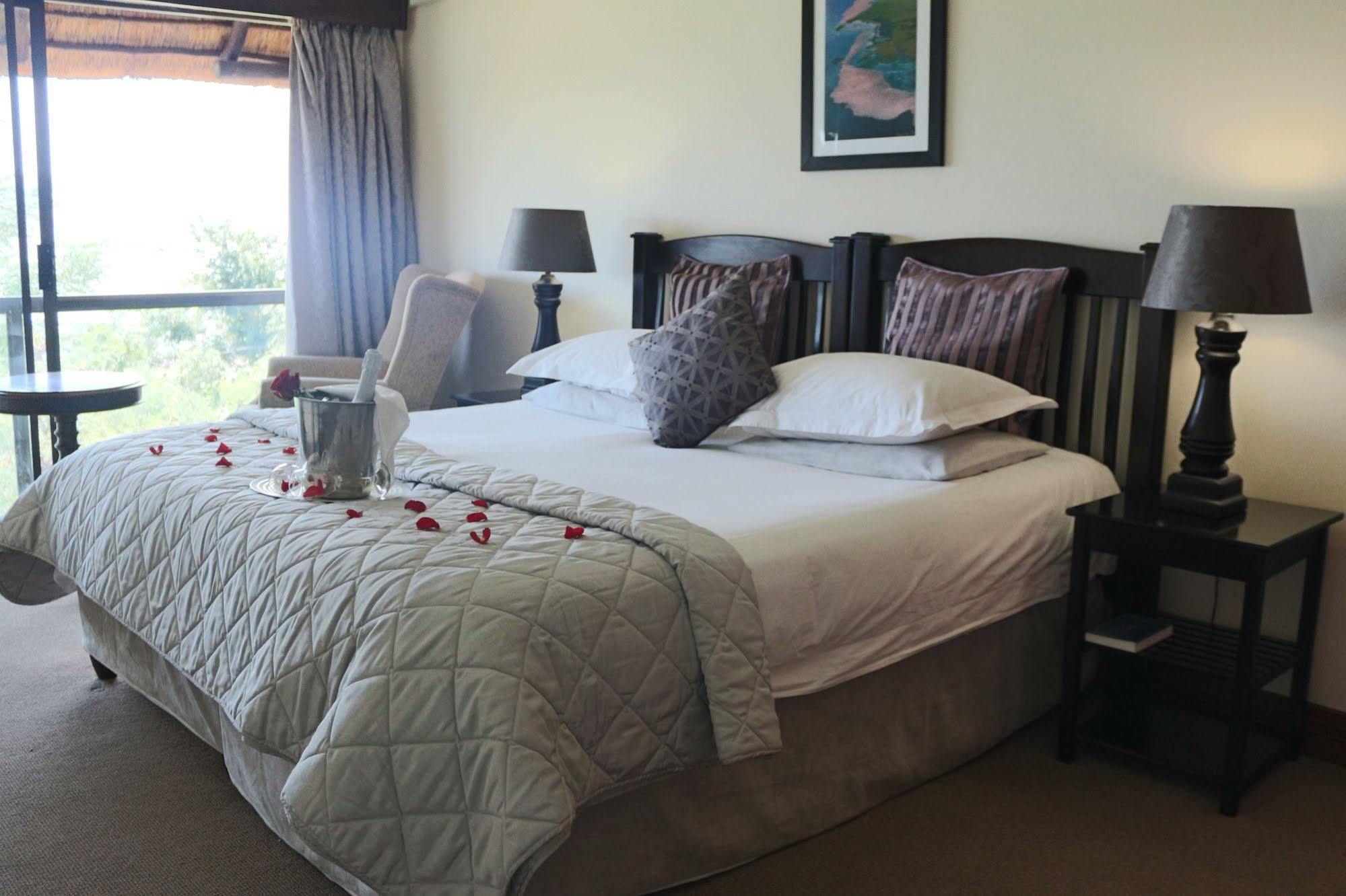 Galagos Lodge Hartbeespoort Bagian luar foto