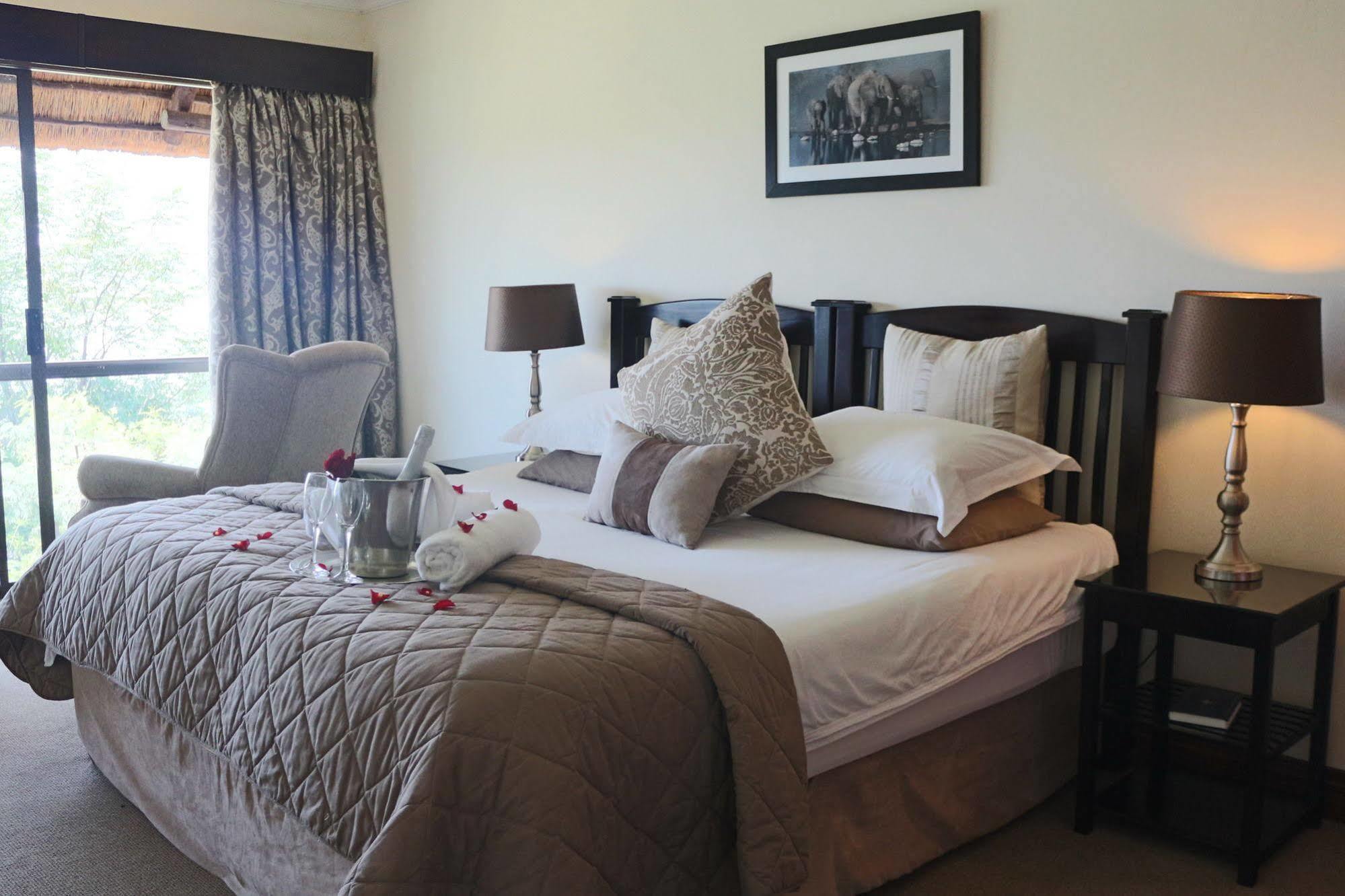 Galagos Lodge Hartbeespoort Bagian luar foto