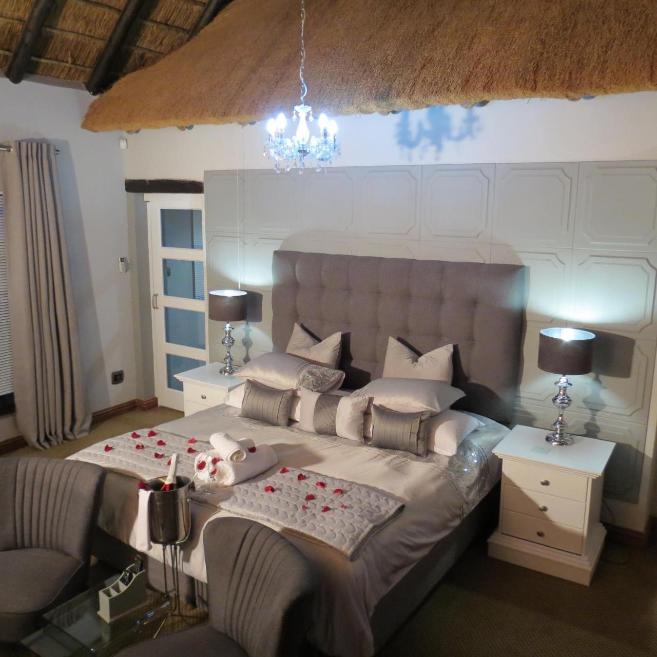 Galagos Lodge Hartbeespoort Bagian luar foto