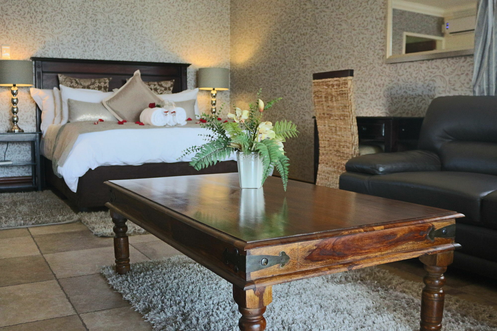 Galagos Lodge Hartbeespoort Bagian luar foto